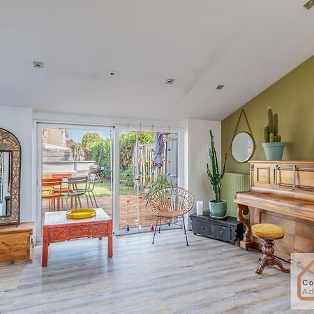 Maison A Lyon Parilly Avec Piscine, Jardin, Parking Prive & Proche Eurexpo Venissieux Luaran gambar