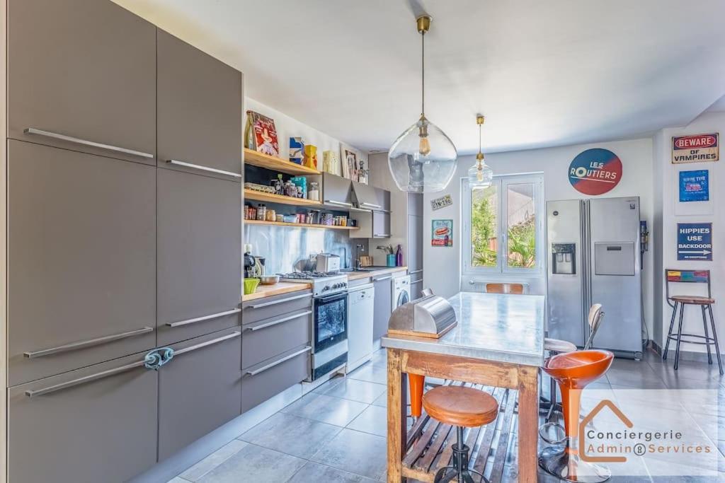 Maison A Lyon Parilly Avec Piscine, Jardin, Parking Prive & Proche Eurexpo Venissieux Luaran gambar