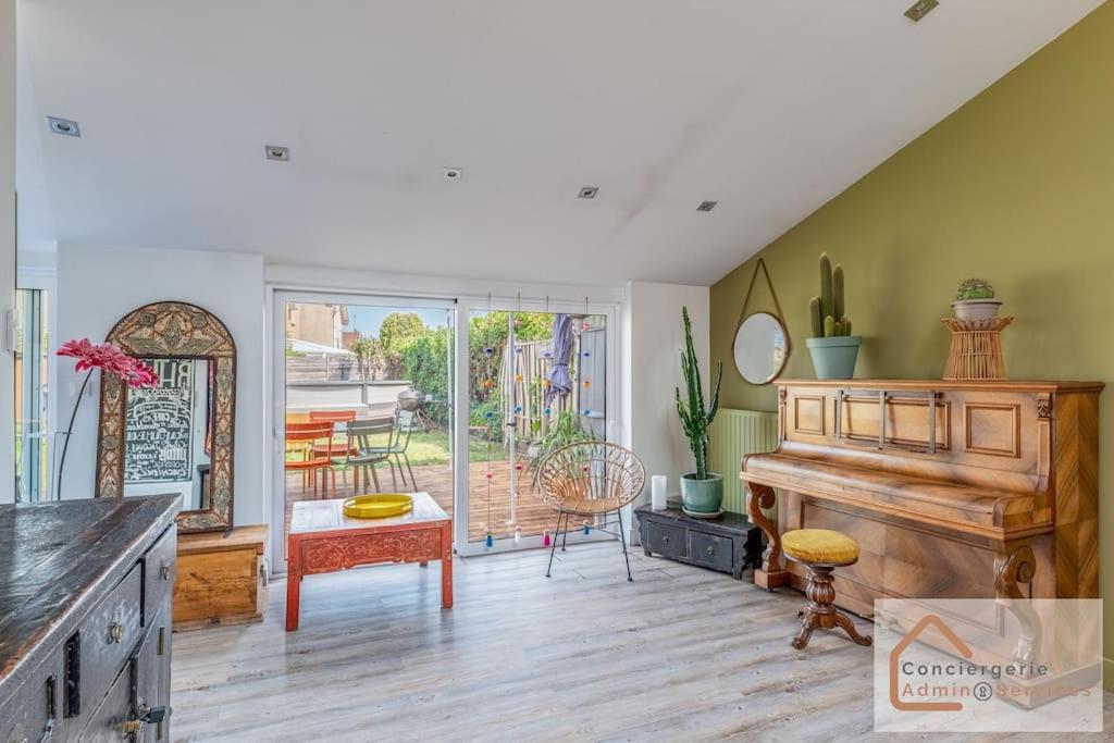 Maison A Lyon Parilly Avec Piscine, Jardin, Parking Prive & Proche Eurexpo Venissieux Luaran gambar