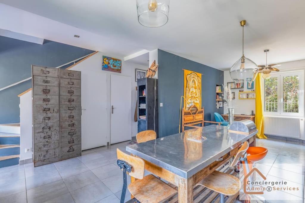 Maison A Lyon Parilly Avec Piscine, Jardin, Parking Prive & Proche Eurexpo Venissieux Luaran gambar