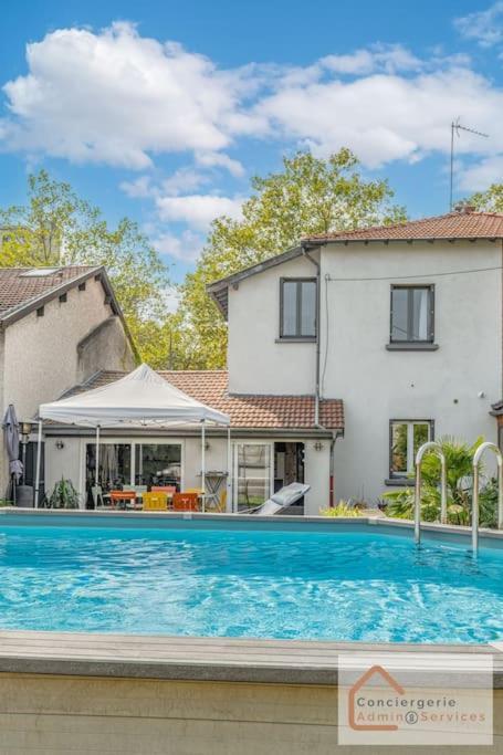 Maison A Lyon Parilly Avec Piscine, Jardin, Parking Prive & Proche Eurexpo Venissieux Luaran gambar